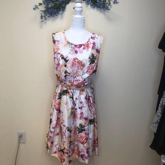 Liz Claiborne Dresses & Skirts - Liz Claiborne floral dress size 18 NWT